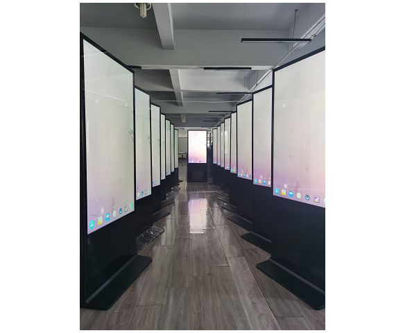 开云官方官网登录入口明一批55寸和65寸立式液晶广告机应用于重庆某足球场项目